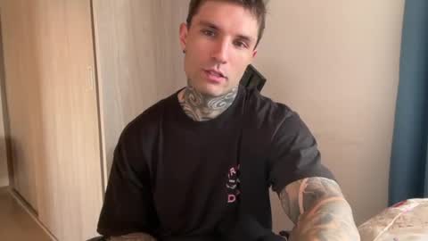 Snapshot of larsskeet chatting on 06/12/26, 05:45 larsskeet online show from 06/12/26, 05:45