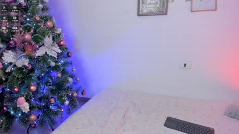 Snapshot of lary_holly chatting on 12/29/24, 02:17 Lary online show from 12/29/24, 02:17