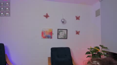 Snapshot of lary_holly chatting on 02/07/25, 03:12 Lary online show from 02/07/25, 03:12