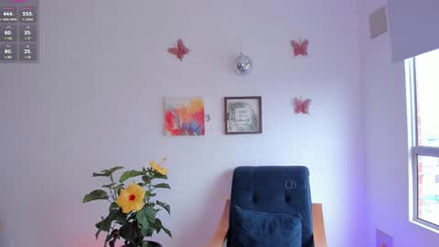 Snapshot of lary_holly chatting on 02/08/25, 08:10 Lary online show from 02/08/25, 08:10