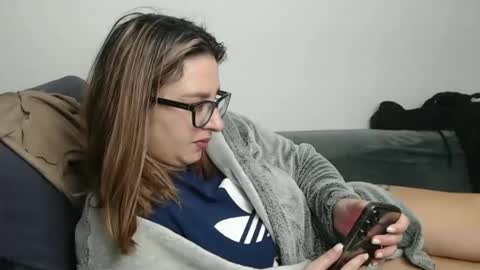 Snapshot of larysalovexxx94 chatting on 10/28/25, 04:27 raisa online show from 10/28/25, 04:27