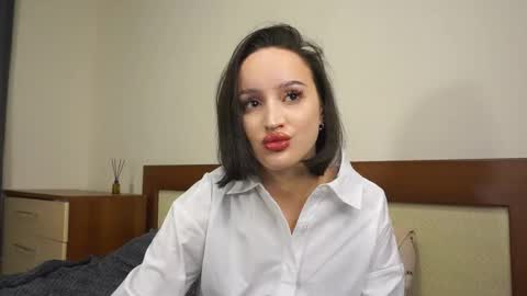 Snapshot of lashundamciver chatting on 11/17/25, 07:47 lashundamciver online show from 11/17/25, 07:47