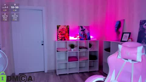 lasly_moon online show from 12/21/25, 01:02