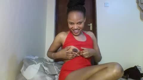 Snapshot of last_barbie chatting on 11/23/25, 12:32 Last barbie online show from 11/23/25, 12:32