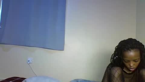 Snapshot of last_barbie chatting on 12/16/25, 12:32 Last barbie online show from 12/16/25, 12:32