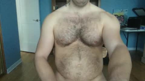 Snapshot of latenightlunch chatting on 12/05/25, 02:36 Latenightlunch online show from 12/05/25, 02:36