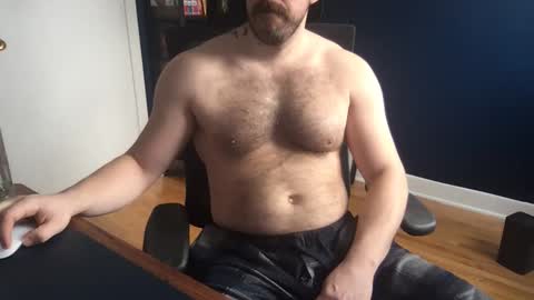 Snapshot of latenightlunch chatting on 02/27/26, 03:12 Latenightlunch online show from 02/27/26, 03:12