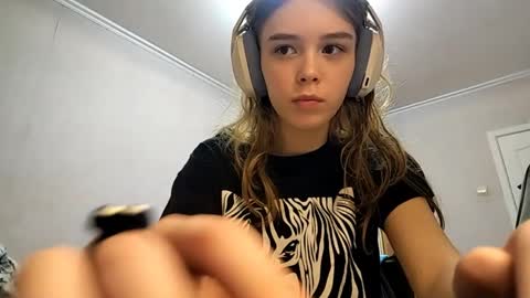 Snapshot of lateshastarnaud chatting on 04/02/26, 12:36 Linet online show from 04/02/26, 12:36