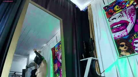 Snapshot of latex_rose_daniels chatting on 02/27/25, 05:47 ROSE online show from 02/27/25, 05:47