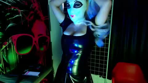 Snapshot of latex_rose_daniels chatting on 07/29/26, 04:49 ROSE online show from 07/29/26, 04:49
