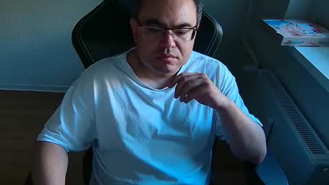 latexboy893 online show from 06/01/26, 12:51