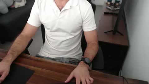 Snapshot of latexdave84 chatting on 11/15/25, 01:14 latexdave84 online show from 11/15/25, 01:14