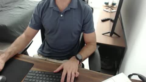 Snapshot of latexdave84 chatting on 11/19/25, 02:00 latexdave84 online show from 11/19/25, 02:00