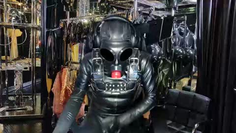 Snapshot of latexlover202 chatting on 02/07/25, 12:09 latexlover202 online show from 02/07/25, 12:09