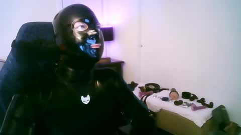 latexminheadroom online show from 03/10/25, 01:12