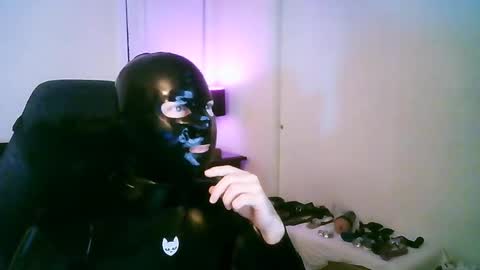 latexminheadroom online show from 09/18/25, 02:35