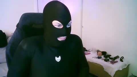 Snapshot of latexminheadroom chatting on 06/20/26, 02:47 latexminheadroom online show from 06/20/26, 02:47