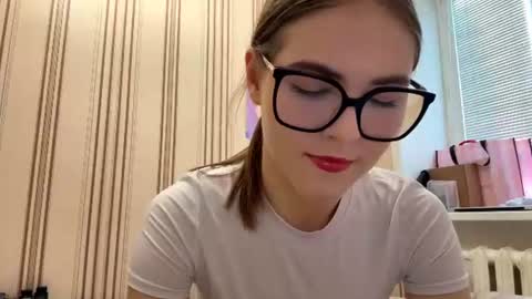 Snapshot of latiapetosa chatting on 06/25/26, 12:09 Mia online show from 06/25/26, 12:09