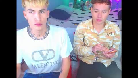 latin_boysxxx_ online show from 11/27/25, 11:51
