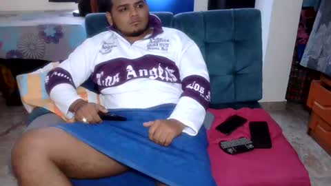 Snapshot of latin_curiousxxx chatting on 06/18/26, 06:45 latin_curiousxxx online show from 06/18/26, 06:45