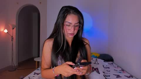 Snapshot of latin_gabby chatting on 09/11/25, 09:04 Gabby online show from 09/11/25, 09:04