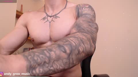 Snapshot of latin_green_eyes_ chatting on 01/11/25, 01:16 latin_green_eyes_ online show from 01/11/25, 01:16