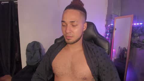 Snapshot of latin_luxury_i chatting on 12/24/24, 07:06  Free OF online show from 12/24/24, 07:06