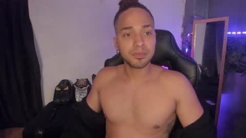 Snapshot of latin_luxury_i chatting on 02/19/25, 05:49  Free OF online show from 02/19/25, 05:49