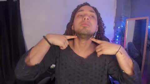 Snapshot of latin_luxury_i chatting on 02/25/25, 05:30  Free OF online show from 02/25/25, 05:30