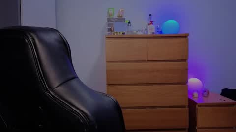 Snapshot of latin_luxury_i chatting on 10/20/25, 05:30  Free OF online show from 10/20/25, 05:30