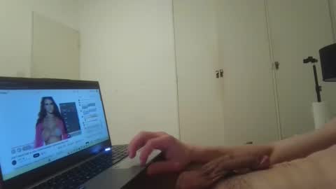 Snapshot of latin_pap chatting on 11/03/25, 04:36 latin_pap online show from 11/03/25, 04:36