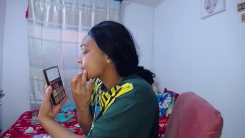 karen online show from 10/07/25, 10:18