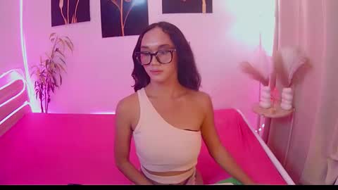 latina_kia online show from 11/13/25, 07:40