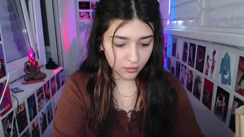 Snapshot of latina_mia chatting on 12/06/24, 08:37 miiiiiiaaaa online show from 12/06/24, 08:37