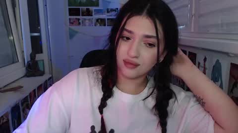 Snapshot of latina_mia chatting on 02/13/25, 07:13 miiiiiiaaaa online show from 02/13/25, 07:13