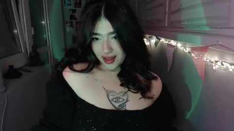 Snapshot of latina_mia chatting on 02/23/25, 11:04 miiiiiiaaaa online show from 02/23/25, 11:04