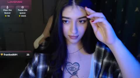 Snapshot of latina_mia chatting on 03/29/26, 01:22 miiiiiiaaaa online show from 03/29/26, 01:22