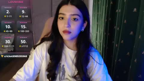 Snapshot of latina_mia chatting on 05/05/26, 11:51 miiiiiiaaaa online show from 05/05/26, 11:51