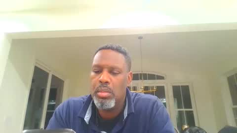 Snapshot of latinabeautycollection chatting on 11/19/25, 01:05 Latinabeautycollection online show from 11/19/25, 01:05