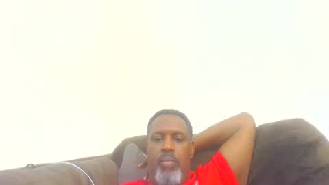 Snapshot of latinabeautycollection chatting on 04/19/26, 10:34 Latinabeautycollection online show from 04/19/26, 10:34