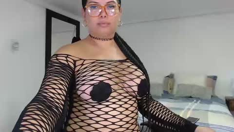 Snapshot of latinaflower_ts chatting on 11/03/25, 05:25 FLOR SALVAJE online show from 11/03/25, 05:25