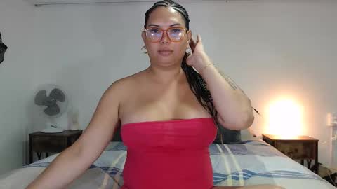 Snapshot of latinaflower_ts chatting on 11/12/25, 02:34 FLOR SALVAJE online show from 11/12/25, 02:34