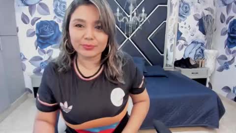 Snapshot of latinaholequeen chatting on 09/09/25, 02:16 EMMA   online show from 09/09/25, 02:16