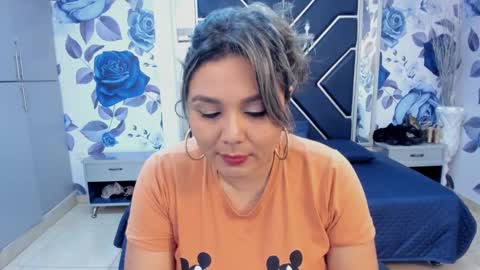 Snapshot of latinaholequeen chatting on 09/15/25, 02:50 EMMA   online show from 09/15/25, 02:50