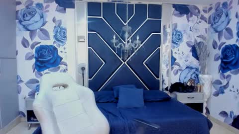 Snapshot of latinaholequeen chatting on 10/22/25, 02:50 EMMA   online show from 10/22/25, 02:50