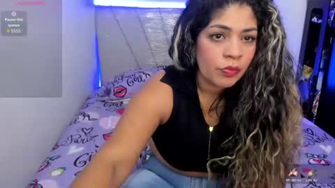 Snapshot of latinamav22 chatting on 06/17/26, 01:19 latinamav22 online show from 06/17/26, 01:19