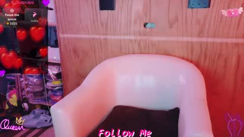 Snapshot of latinaqueen4u chatting on 05/19/26, 05:19 Your Latina Lover online show from 05/19/26, 05:19