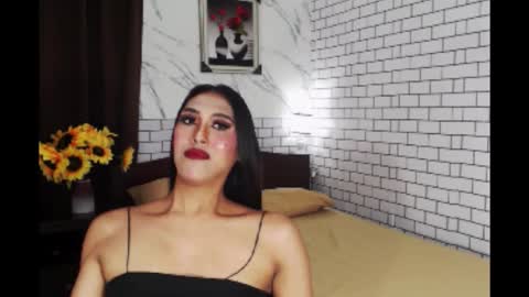 Snapshot of latinatshugecock chatting on 09/17/25, 06:09 Cha online show from 09/17/25, 06:09