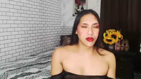 Snapshot of latinatshugecock chatting on 10/09/25, 06:50 Cha online show from 10/09/25, 06:50