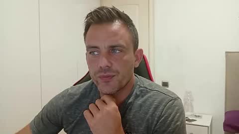 Snapshot of latinboyblue chatting on 09/08/25, 08:41 LatinBlueBoy online show from 09/08/25, 08:41